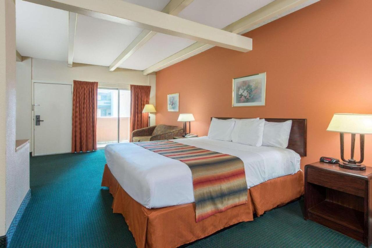 Haven Inn & Suites St Louis Hazelwood - Airport North エクステリア 写真